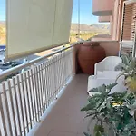 Casa Guttuso Modern - Parking & Airport Area Apartment *