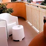 Casa Guttuso Modern - Parking & Airport Area Apartment *